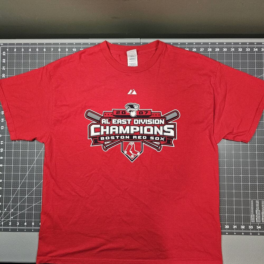 Vintage Boston Red Sox Tshirt XL Red Baseball Majestic Y2K Division Champs Delta